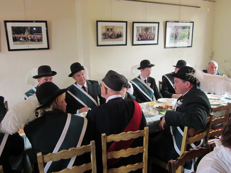 koningsschieting_2011_07.JPG - ontbijt in de gildekamer