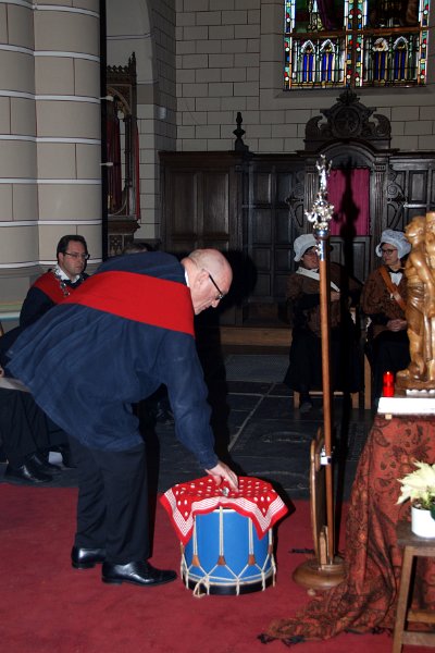 patroonsfeest2016_12.JPG - De offerande op de trommel