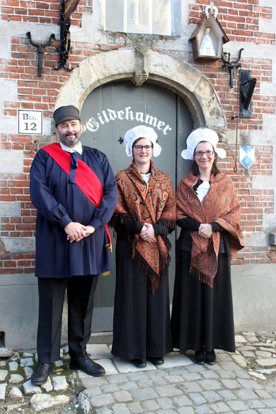 patroonsfeest2016_30.JPG - Nieuw beëdigd lid An Rombaut met peter Marc Dankers en meter Jacops Vanessa 